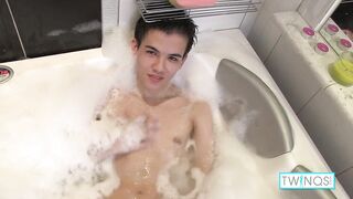 Cute Xander H Gets Jerks Off And Cums In Hot Bubble Bath!