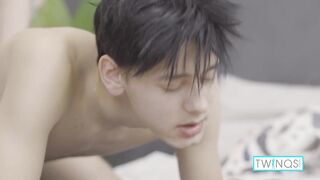 TwinQs - Logan Lets Michael Finger Fuck Him & Cum On His Anus!
