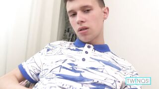 Aaron's Ass & Cock Got Horny After Had Watched Gay Pics!