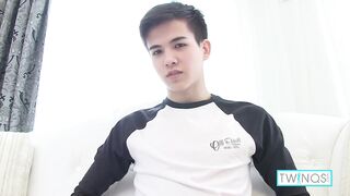 Brunette Boy Toy Xander In Sexy Masturbation Session!