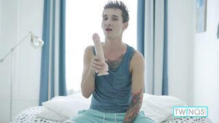 Deviant Twink Noah A Fucks Himself So Fucking Well!