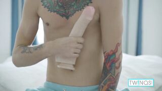 Deviant Twink Noah A Fucks Himself So Fucking Well!