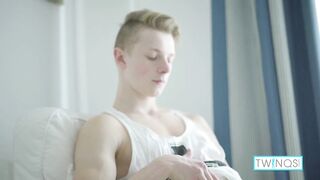 Cute Twink Angel Covers His Belly With Warm Sticky Man Milk!