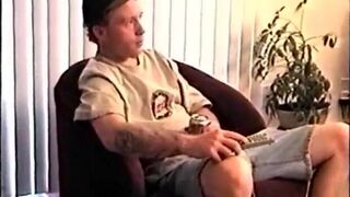 Str8 Boy Johnny Gives Head