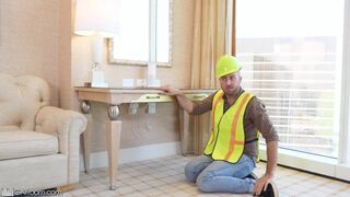 SHOWERBAIT Tech Guy Gets Ass Filled With Cock In The Shower