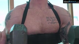 Jackson Rams Brad's Tight Ass While Do Bicep Curls