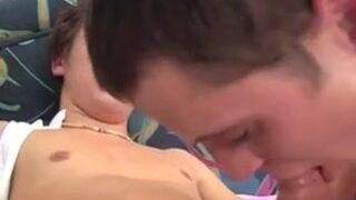 Cute 18 Twinks - Blowjob