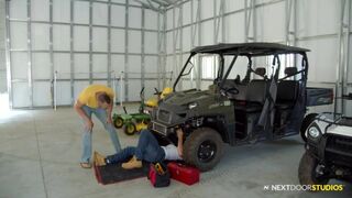 Stuck Mechanic's Dick Sucked Under Parked Car