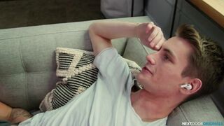 Hot - Bratty Hunk Fucks BF While He Is On The Phone