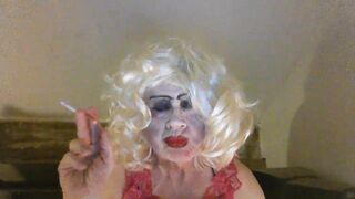 Cross-dressed Sarah wants to turn you on, is desperate to please - what do you like?