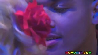 TS Isabella Sorrenti tries black cock