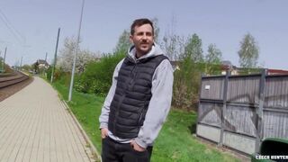 Hunter - Naughty Car Mechanic Gets His Chance To Earn Some Extra Income By Sucking A Cock