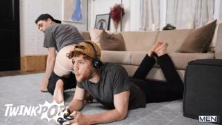Chris White Finally Stops Gaming When He Realises His BF Troye Dean Was Having An Intense Orgasm - Twink