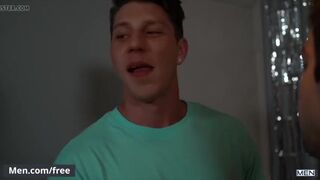 Sexy Frat Guys Sharing Dicks In Group Sex - Men