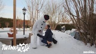 Twink - Tattooed Guy Bo Sinn Gets Dressed As A Snowman And Fucks All Of Benjamin Blue's Holes