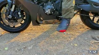 Hooking Up With Dante Colle / MEN