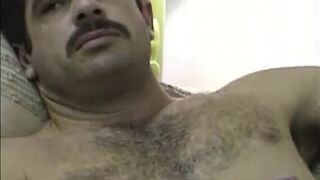 Mature Amateur Ralphy Jerking Off
