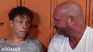 Hot - Big Ol Stepdad Fucks His Twink Stepson Hard