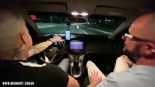 Passenger has no money and pay taxi driver with sex.