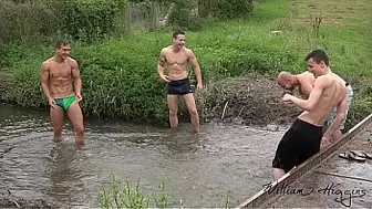 4 friends enjoy the last summer days out in the countryside.