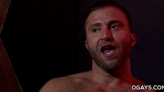 JR Bronson dominated by a well-built guy