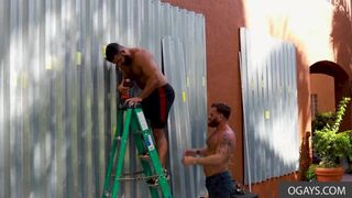 Experienced hairy gay dude opens his ass