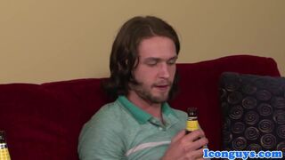 Buff bear cocksucked by stud