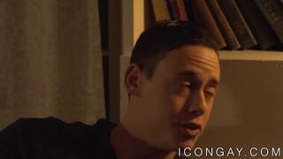 Muscle stud Tobias hammered by gorgeous Michael Delray