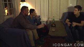 Strong daddy with tatts raw rammed by younger hunk