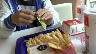 Handjob in Public Park