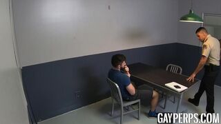 Detained jock sucks cock and rawrides to escape from custody