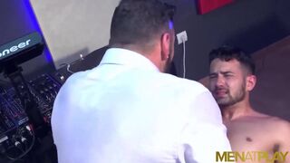 Men Dominant DILF Antonio Miracle Fucks Robbie Rojo