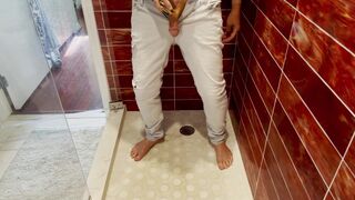 Piss Naughtiness in the Shower