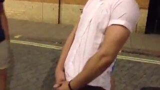 ZporN - Aut in public - Straight friends make really gay things