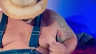 28 Minutes of Piss, Hands Free Cum, Bull Balls, Huge Load Cum Tribute