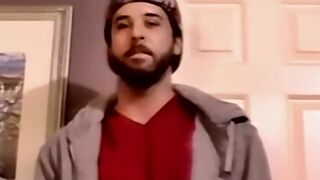 Straight dude jerks off before his dick gets sucked