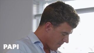 Papi – Realtor Michael Delray With JJ Knight’s Fiancee Distracted He Grab His Ass & Caress His Cock