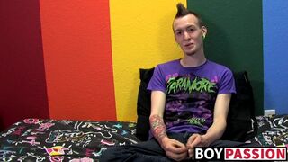 Punk rock twink Chris Jett masturbates and cums