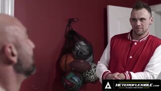 Hot - Naughty College Twink Seduces His Hot Straight Coach