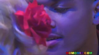 TS Isabella Sorrenti tries black cock