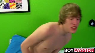 Young man uses toys for kinky masturbation after interview
