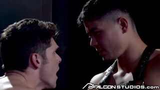 HotTwink Devin Franco DP'd Bareback In A Sex Club