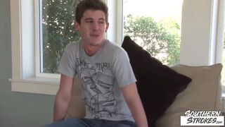 Hot Naughty Amateur Cash Walker Masturbates Solo