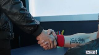 Submissive Presley Scott Gets Turned On When He Touches Boxer Malik Delgaty's Eager Dick - MEN