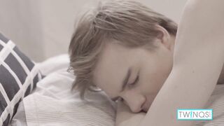 Big Dicked Lucas A Gives Cute Logan S A Deep Bedtime Fuck!