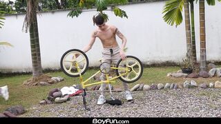 Latino boy Milcon needs the big uncut cock of handyman Xander