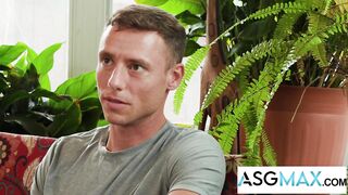 Tattooed Hunk Des Dickmatizes Justin in Steamy Roommate Re-Sign Romp