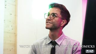 Zwei Schwänze in einer Kapsel / Hot / Theo Dore, Harrison fühlt