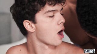 Hot - Andre Stone und Sam Ledger probieren einen neuen Penisring in Bareback-Doggystyle-Mode aus