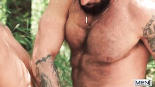 Hot - Scott Carter beobachtet Justin Jett beim Training im Park und schließt sich ihm für ein anderes Training an